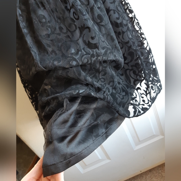 Flocked Velvet Dress - Picture 5 of 11